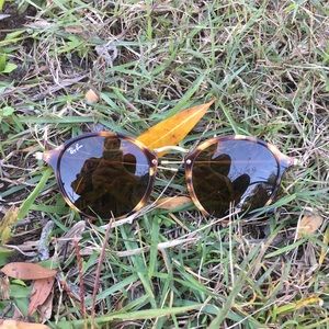 Ray-Ban tortoise Round fleck 49-21 damaged